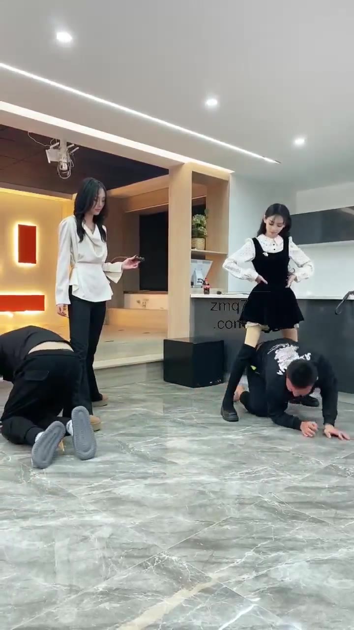 银儿 新素人的调教课