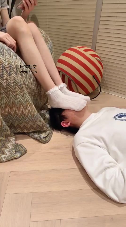 少女救赎 白袜 裸足 闷脸