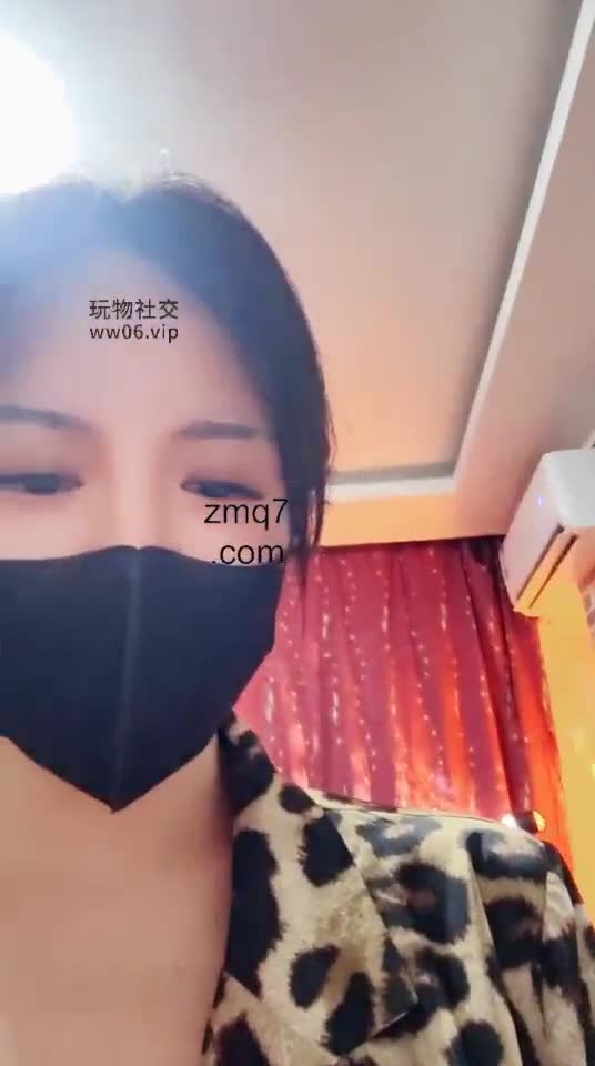 冷颜 指挥小母狗殴打调戏公狗