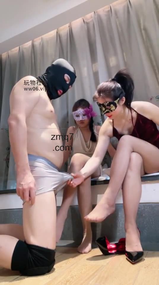红颜 剧情 启蒙女儿玩私奴