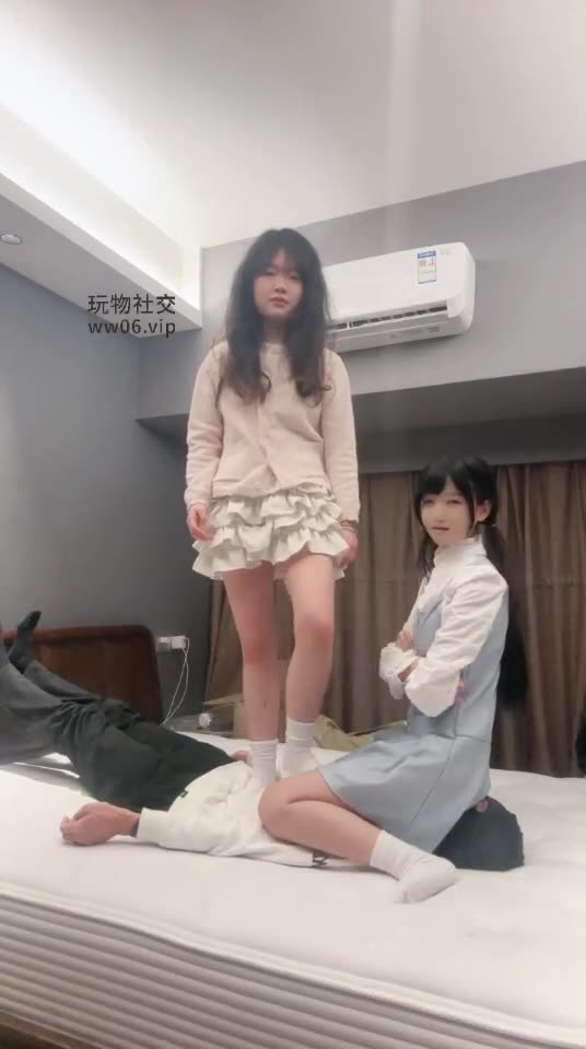 猴哥 双萝莉调教