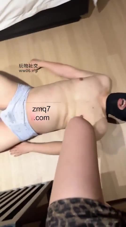 夏桑 暴力踢裆 辱母