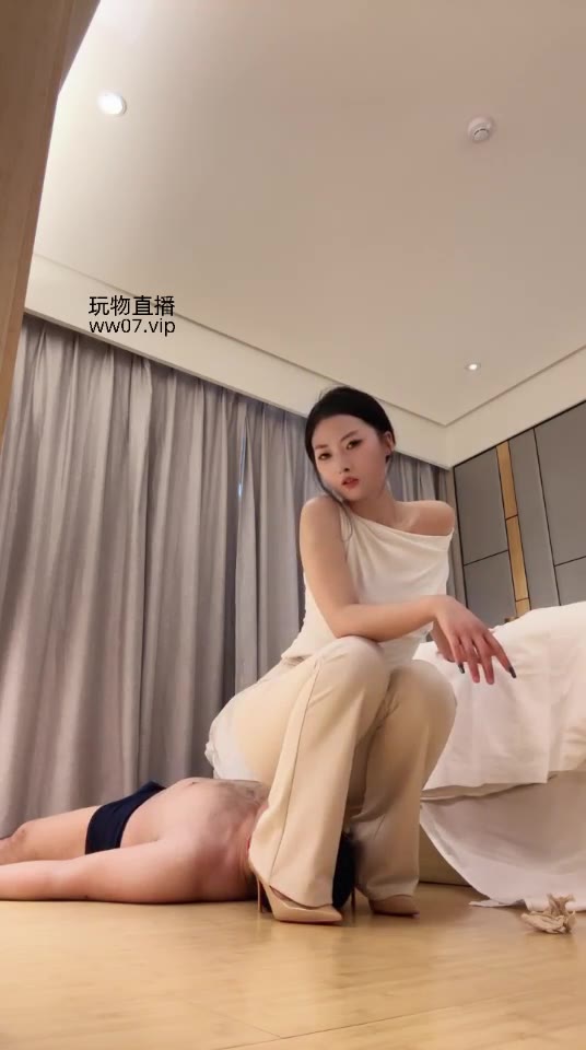 婏婏 圣水调教