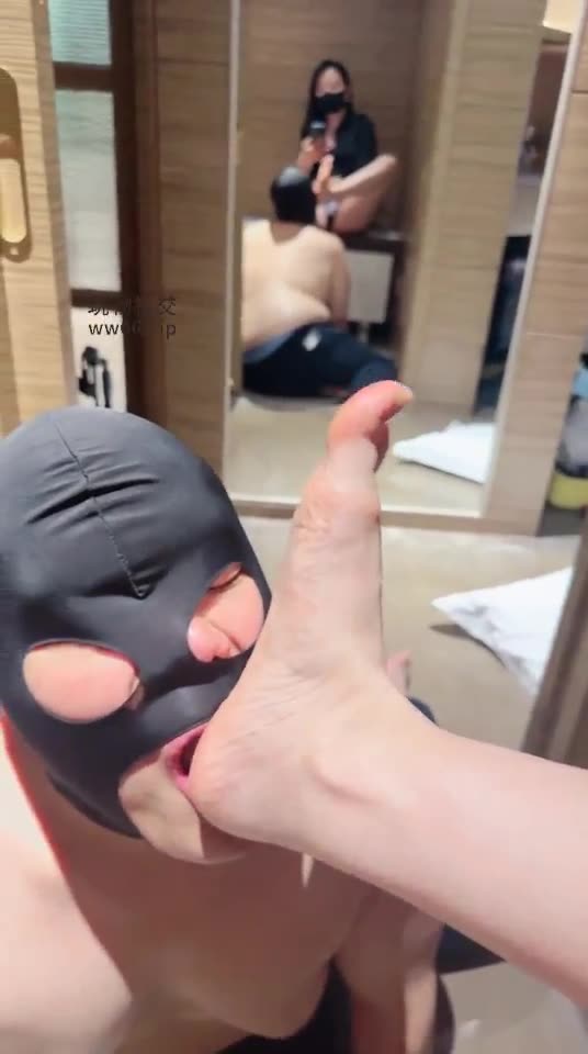 小妮 在京玩狗