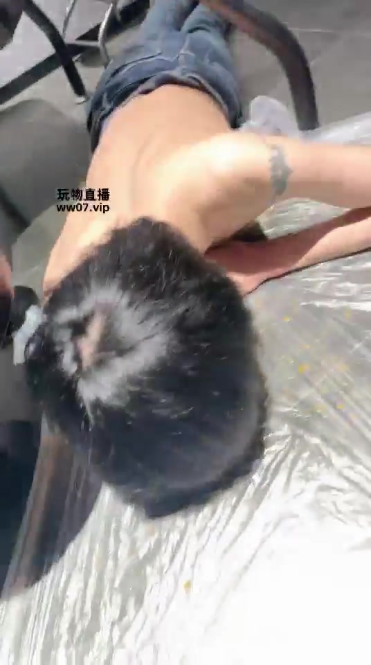 佳禾小妈 剧情 女典狱长