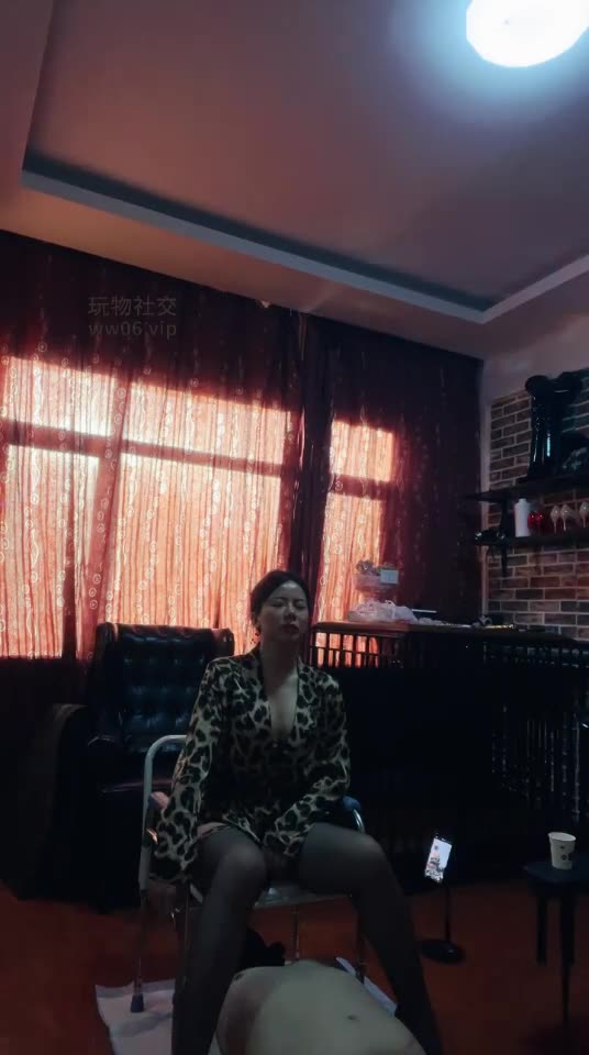 冷颜 直接黄金 驯化家奴