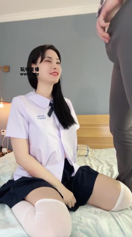 松紫大大 剧情 变态表舅骚扰美丽校花