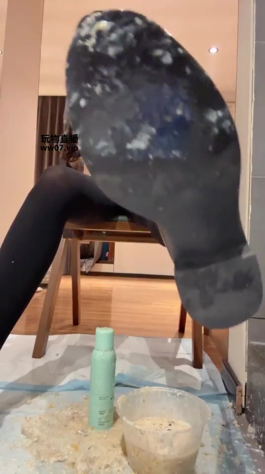 v