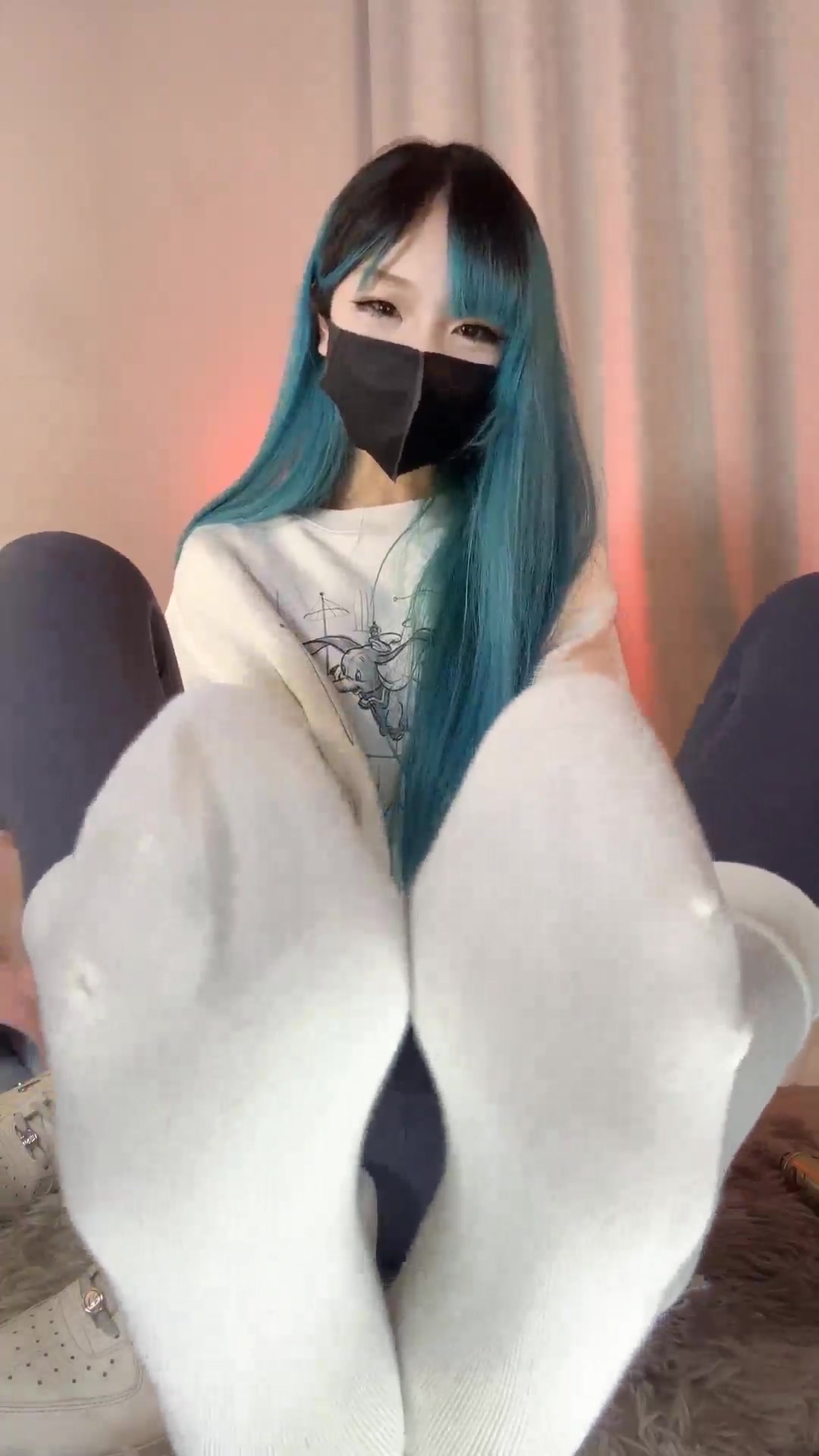 v