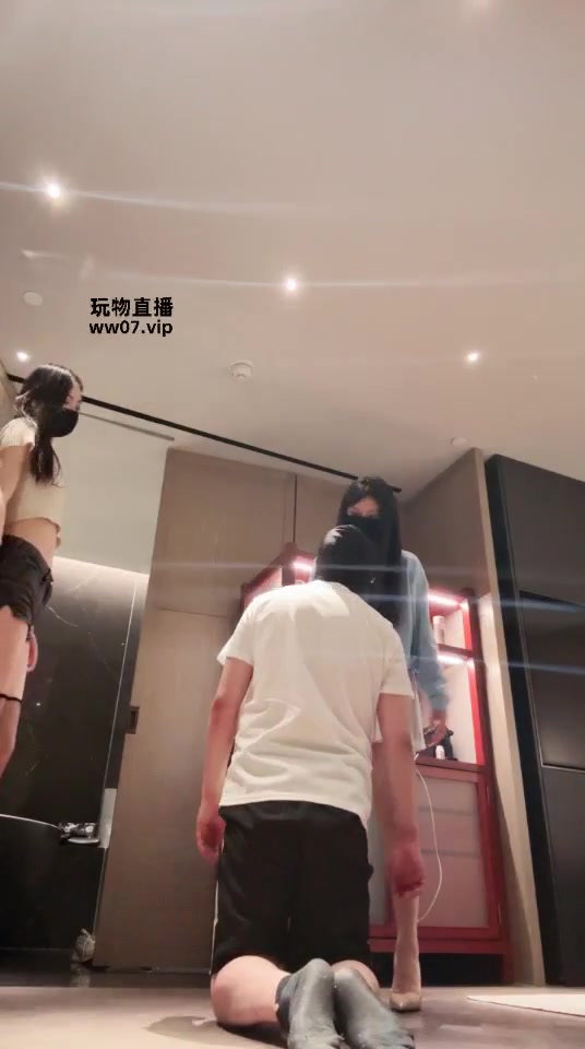 月影 重度踢裆 暴力耳光