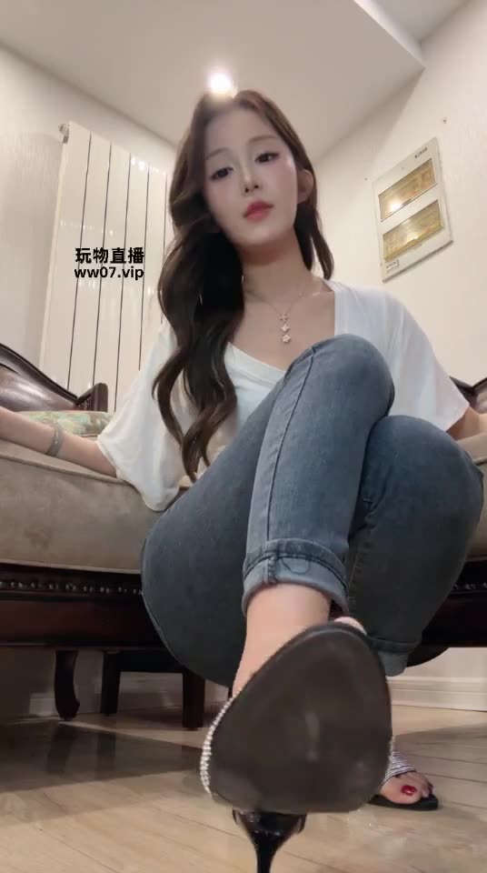 阿芙乐尔 红绿灯 玩弄锁奴ATM