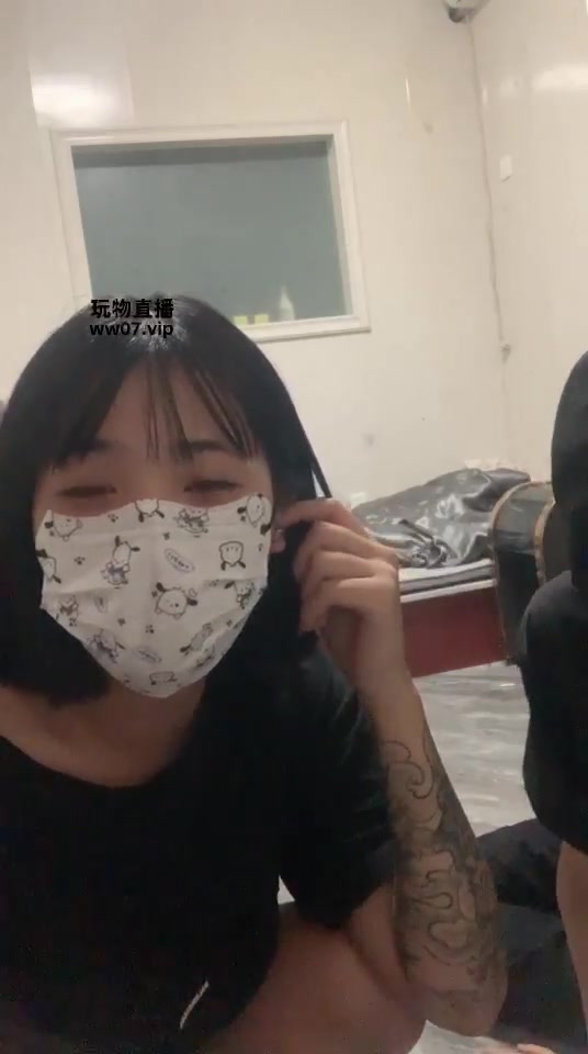 素人也能很暴力 三女生 暴力调教