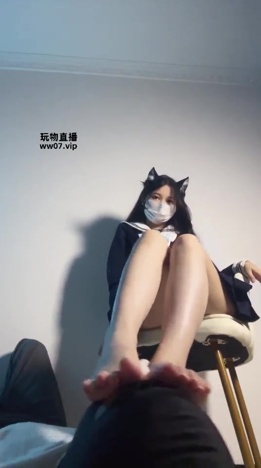 甜恬 JK女生的玉足蹂躏