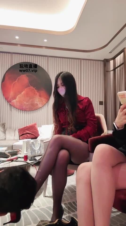 维妮 剧情 双女主调教外卖员