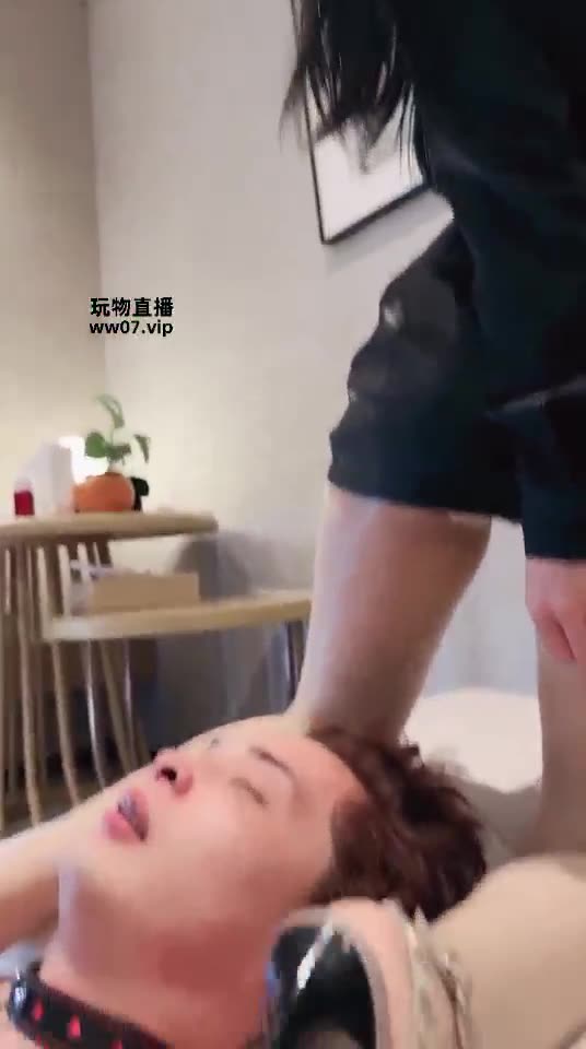 维妮 调教 3S轮流圣水