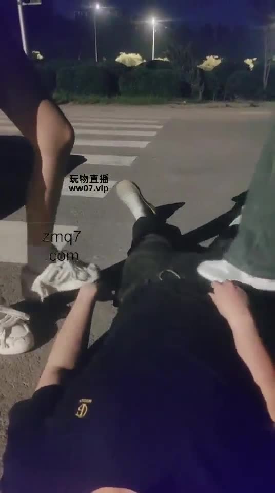 天津模特 户外暴力