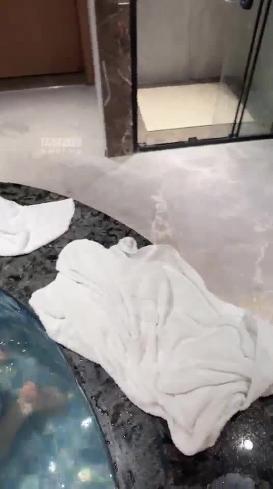 卡沙女帝 温泉调教