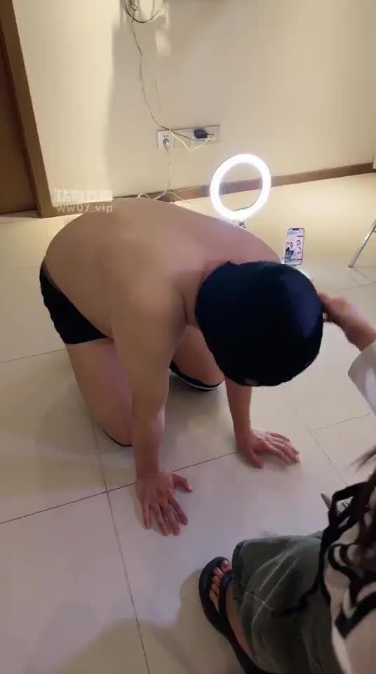 万万 训狗