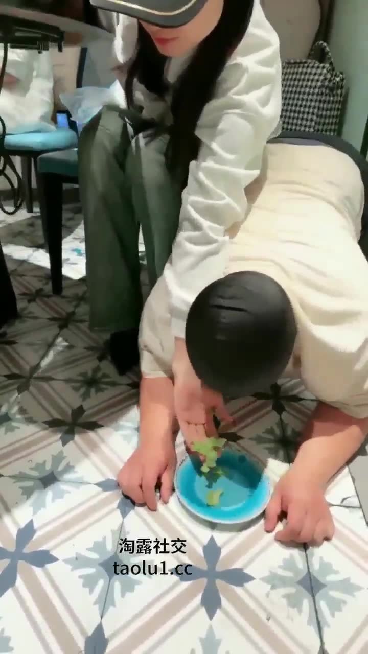 冷月 两个贱婢伺候