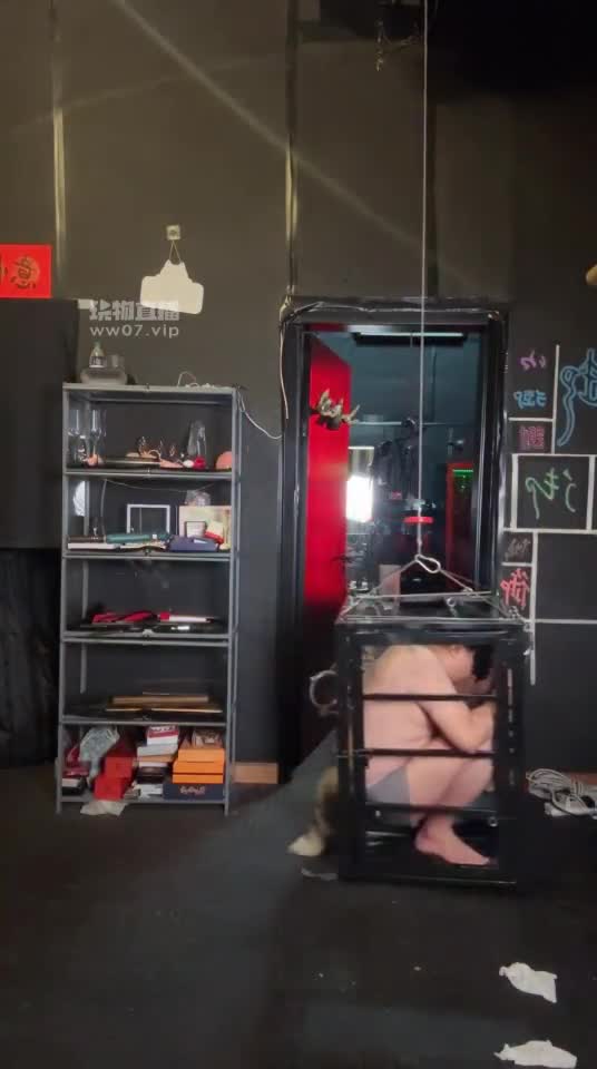 Kinky在广州 悬空牢笼