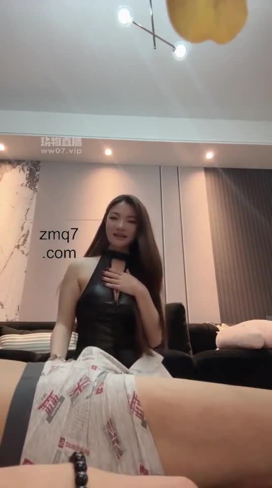 柒柒 剧情 女按摩师上门服务被辱