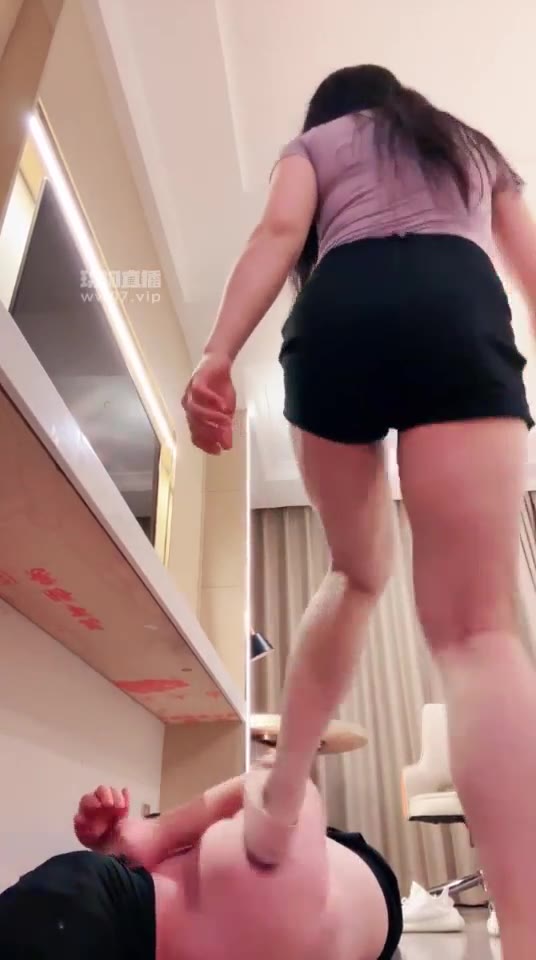 妮蔻 强制圣水