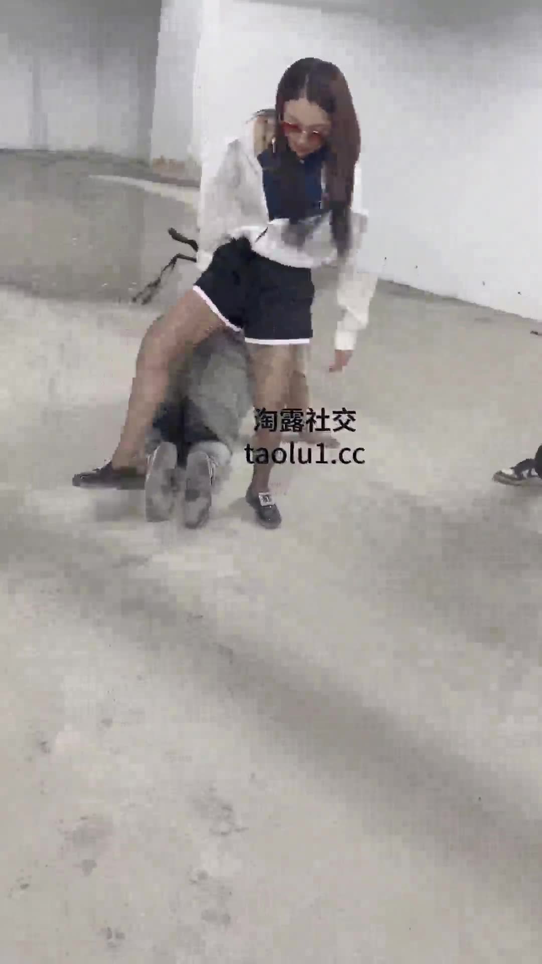 美娜格格 地下车库 户外调教