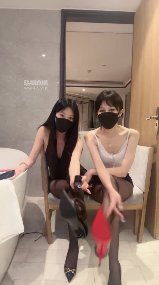 重庆JoJo 红绿灯 被双主诱惑 香水控制踩喷