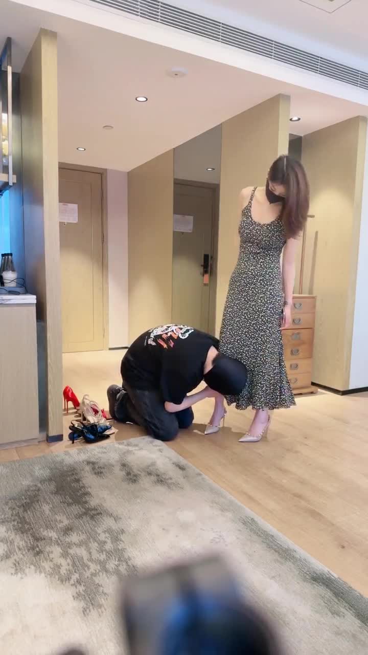 凯瑟琳 犯贱的表弟