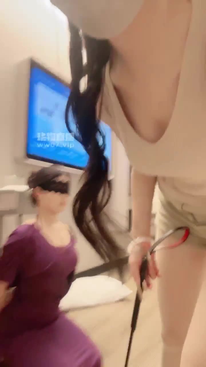 小颐很萌M 原味白袜脚羞辱母畜