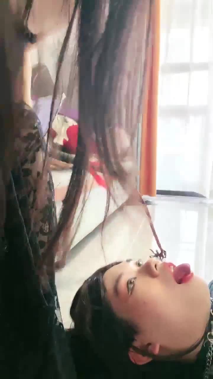 薇薇 调教母狗 圣水耳光