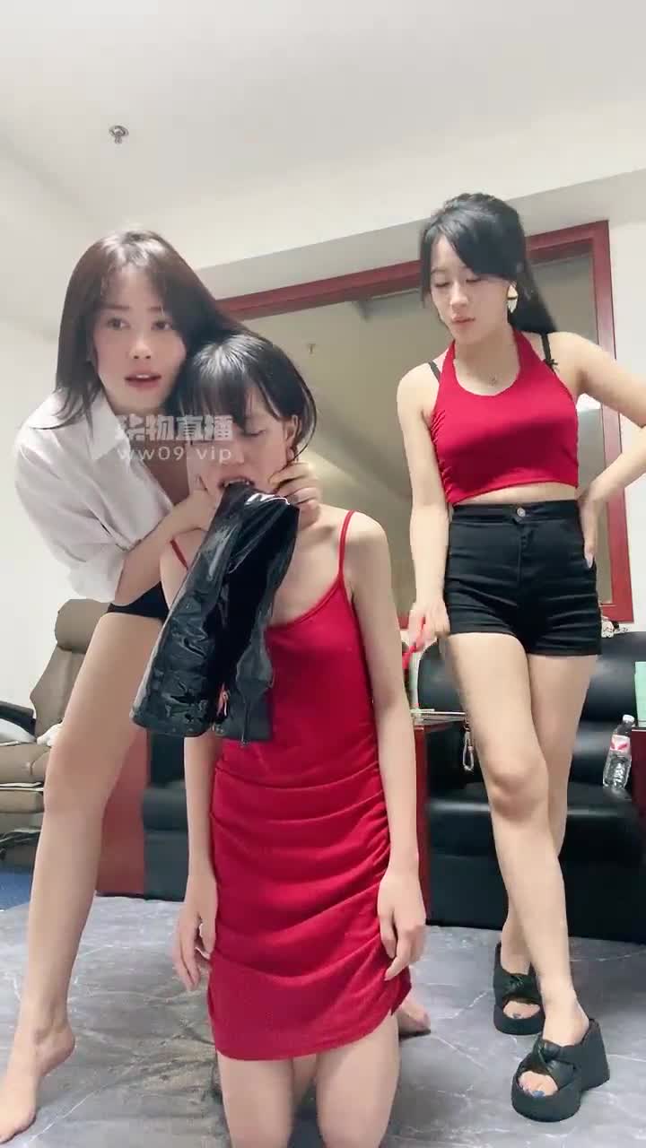 胖虎 女奴当合格的厕