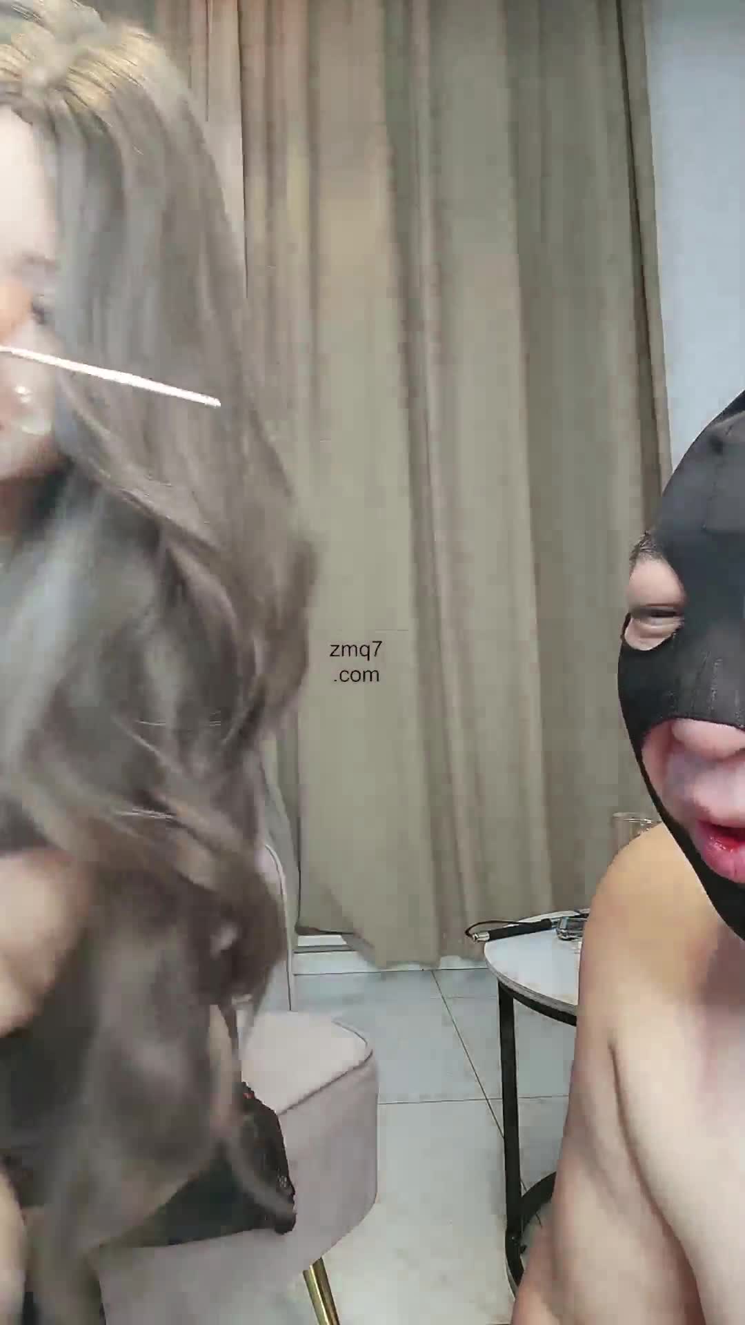 司宁青 高跟黑丝踩踏 重度虐狗舌