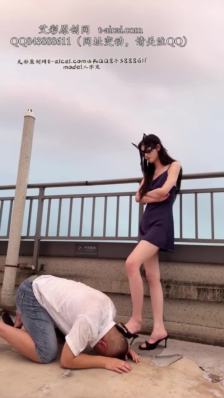 modelS 圈内巅峰颜值 皇家御姐 天台调狗