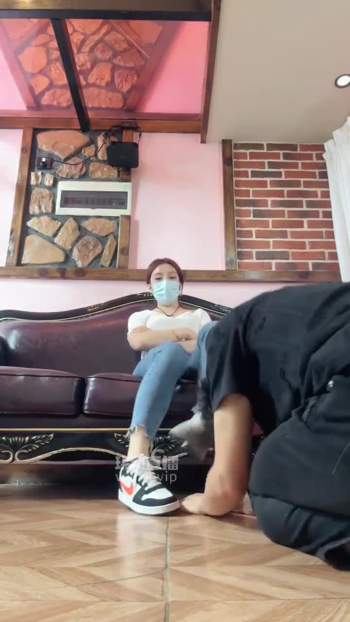 思思 黑棉袜深喉 物化