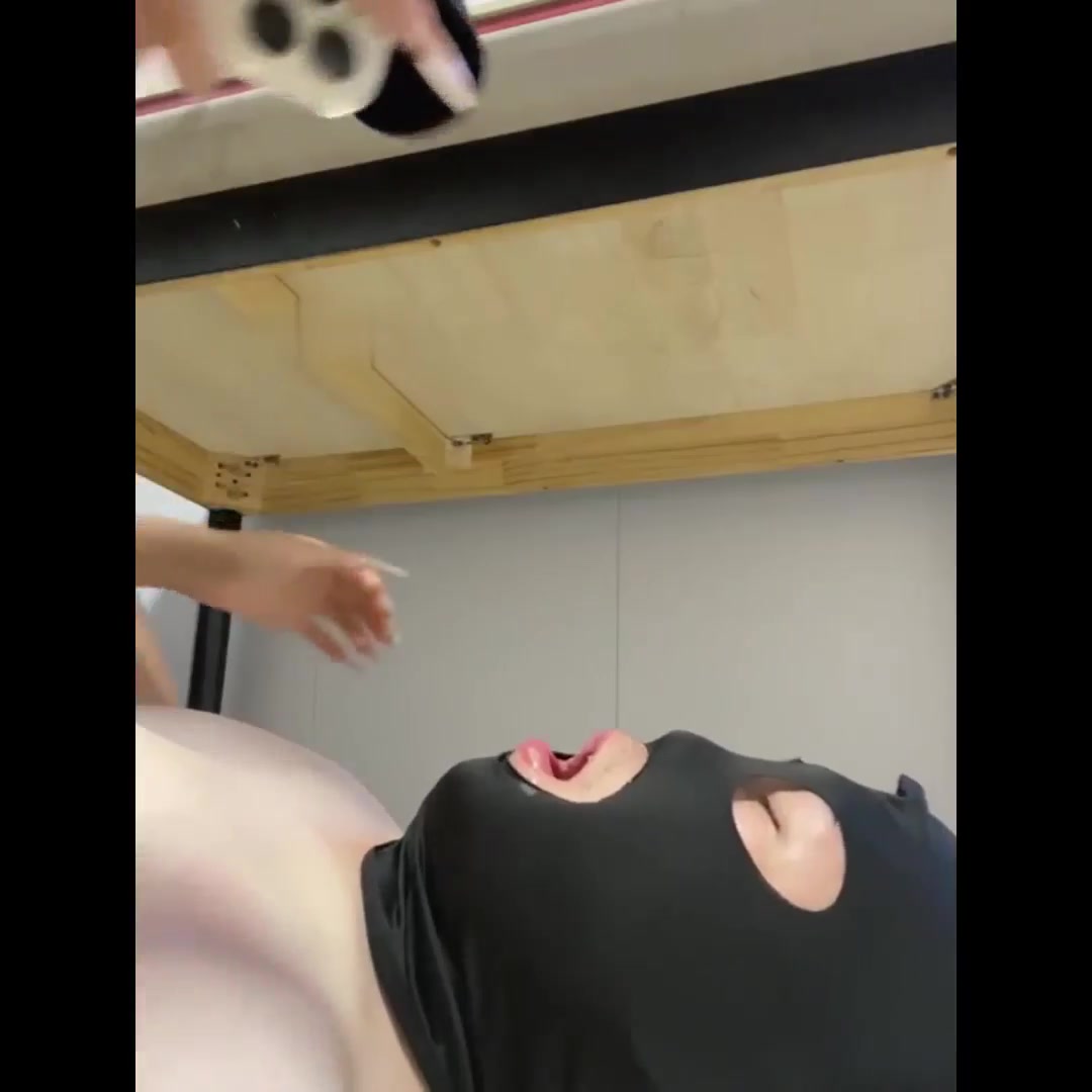 未知女主 双小主AJ原味白袜玉足调教贱奴