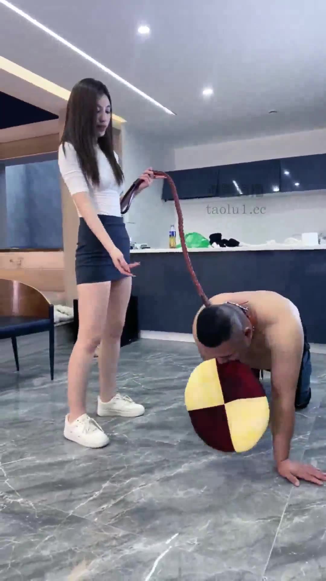 银儿 疯狂爆揍崩溃