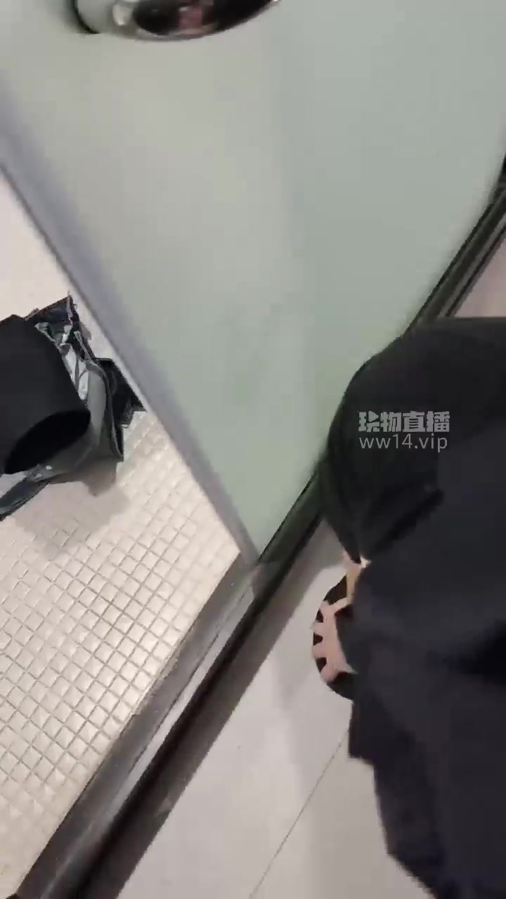 爱可 和母狗楼梯玩游戏