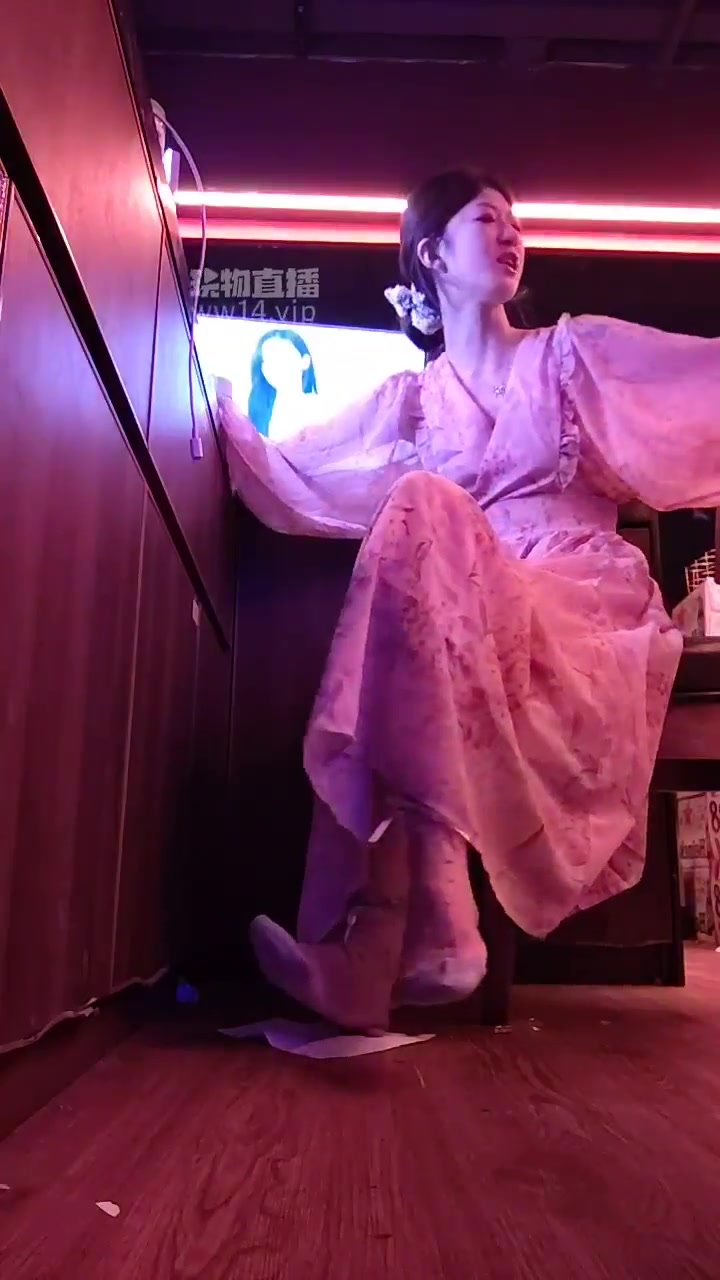 思慕酒馆三哈 前台玩贱狗狗