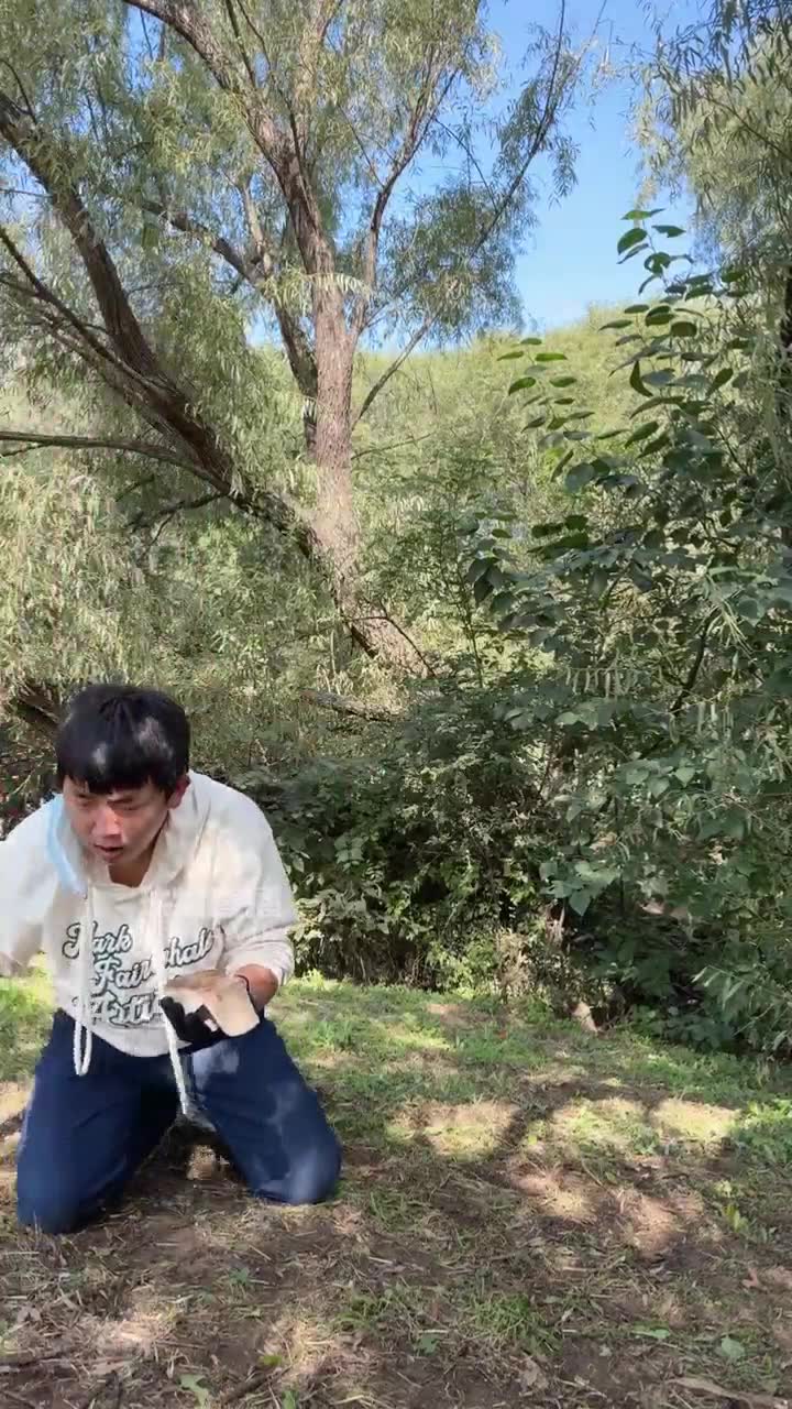 卡莎女帝 户外骑乘钻胯舔鞋