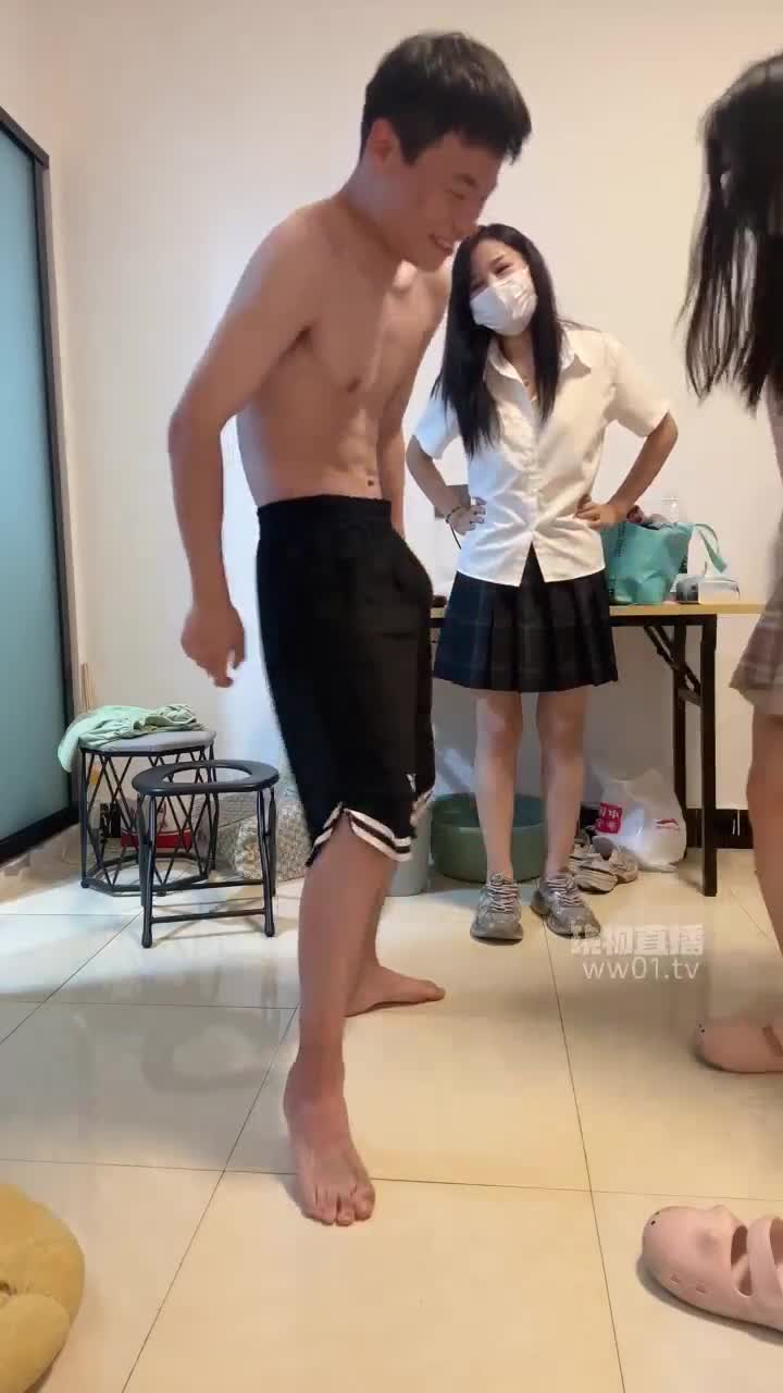 彩虹 双女主虐玩小狗