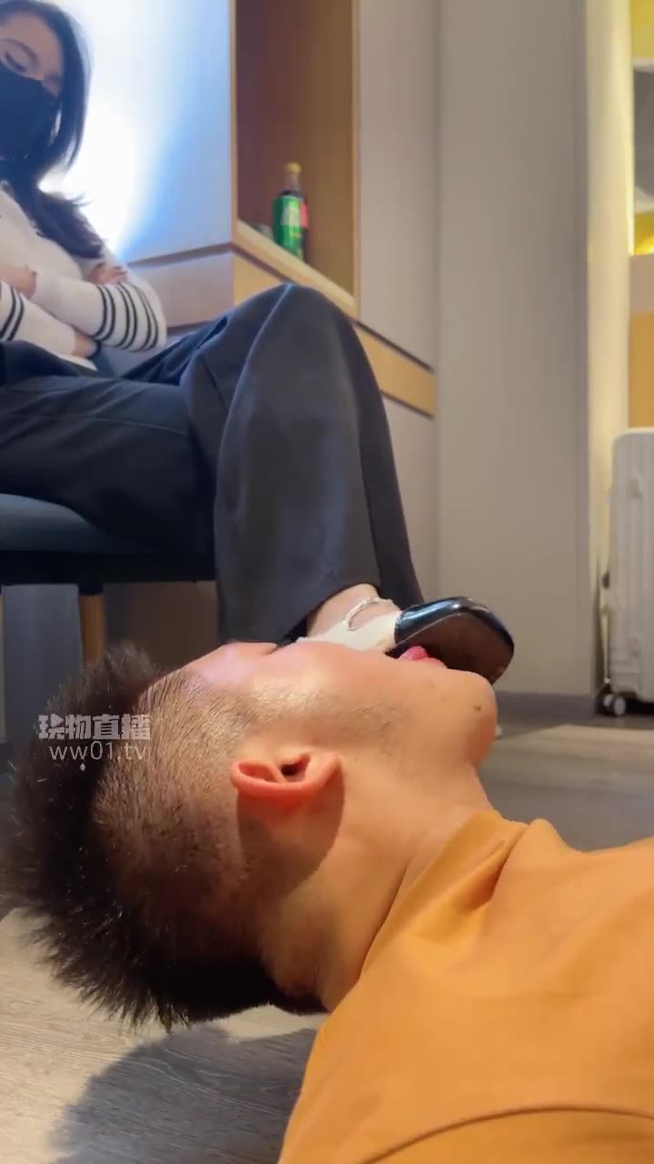 玥野兔 又一个送上门的北京贱狗