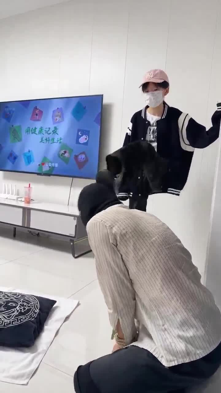 足彩馆 来自女m的暴力