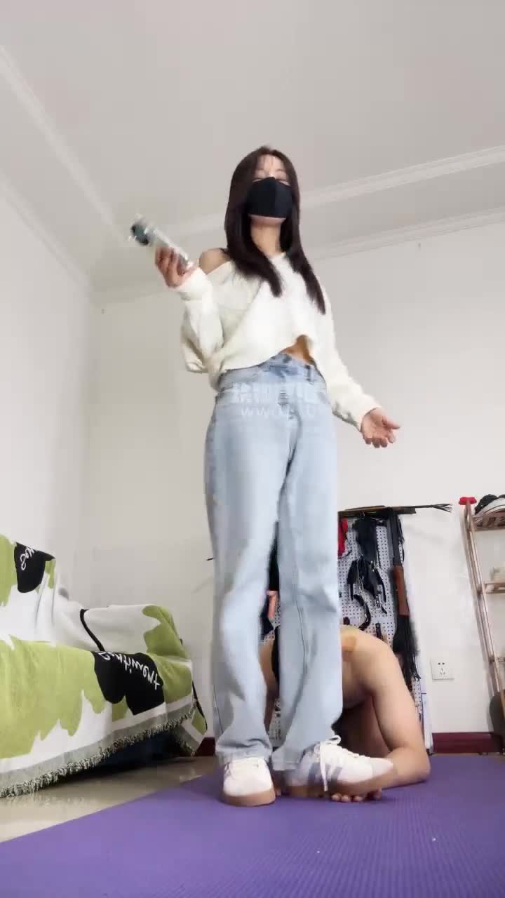静御殿下 白袜玩狗专场
