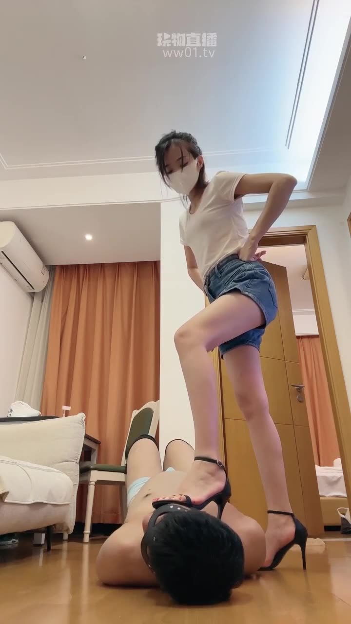 多多 调教新手狗 圣水喂食