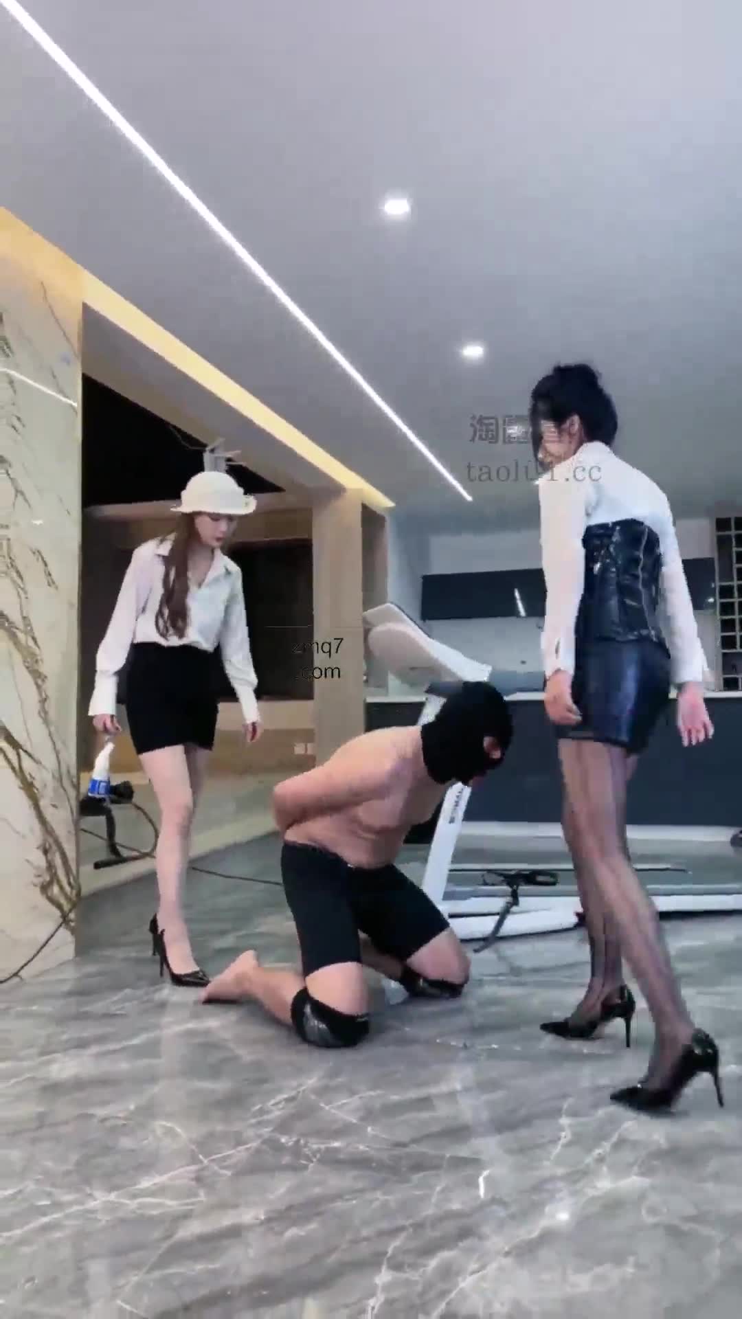 银儿 双主跑步机骑马 高跟踩踏