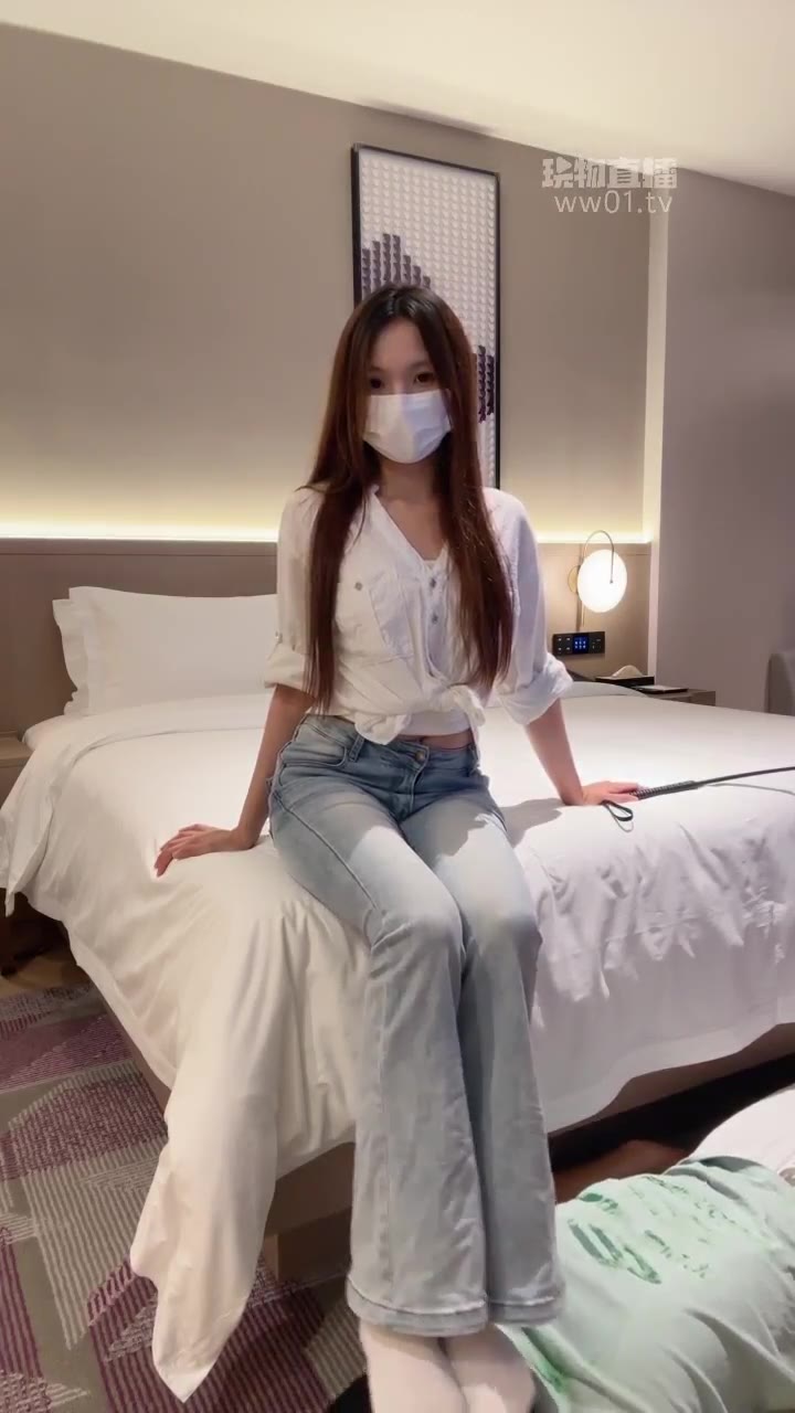 泡芙 运动鞋白袜裸足调教 踩踏 除臭 深喉