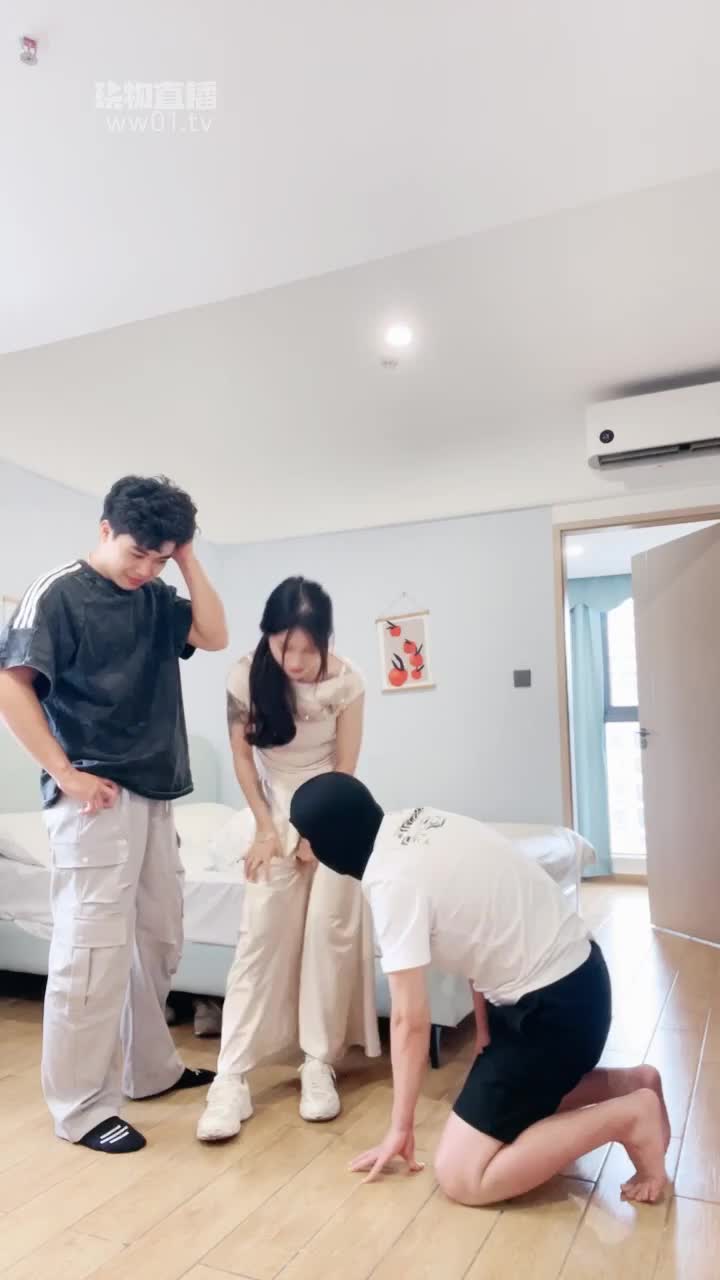 香芋朱朱 剧情 和情夫偷晴被发现羞辱绿帽老公
