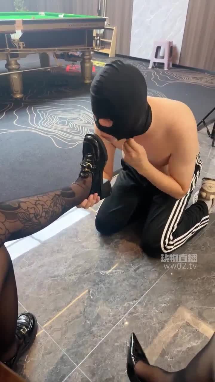 苏御大人 带两个素人姐妹虐玩畜生