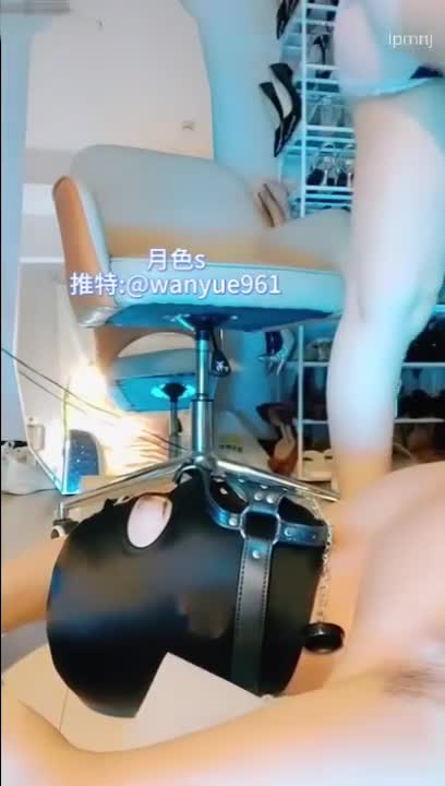 月色 口咖调教 贱货口舌侍奉黄金圣水投喂后榨汁